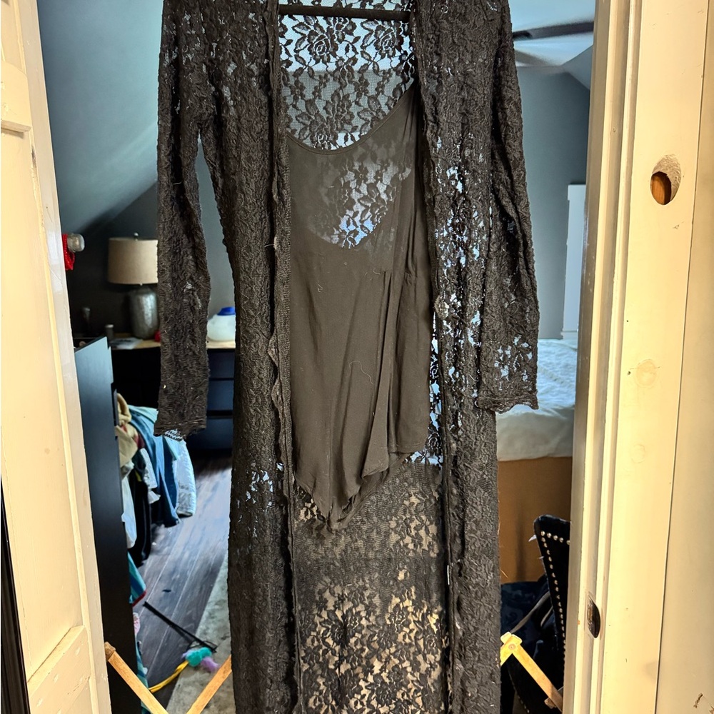 Arnhem Elegant Black Lace Duster Small